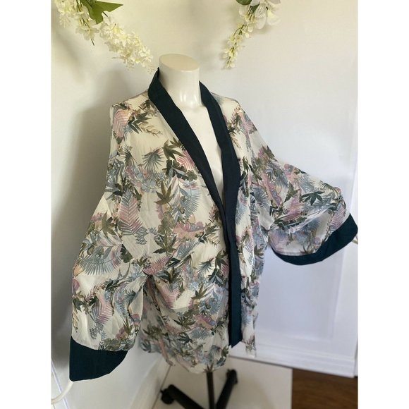 Xhilaration Beach Open Cover Up Kimono Top Women's M/L Floral Tropical Aloha EUC - Picture 5 of 12